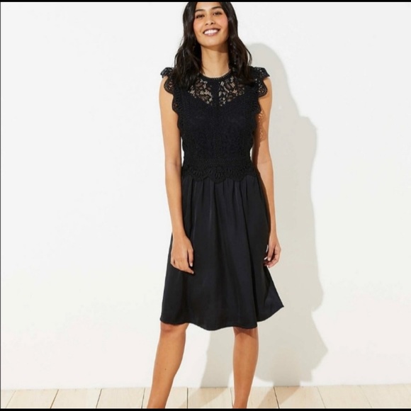LOFT Dresses & Skirts - LOFT cap sleeve lace dress